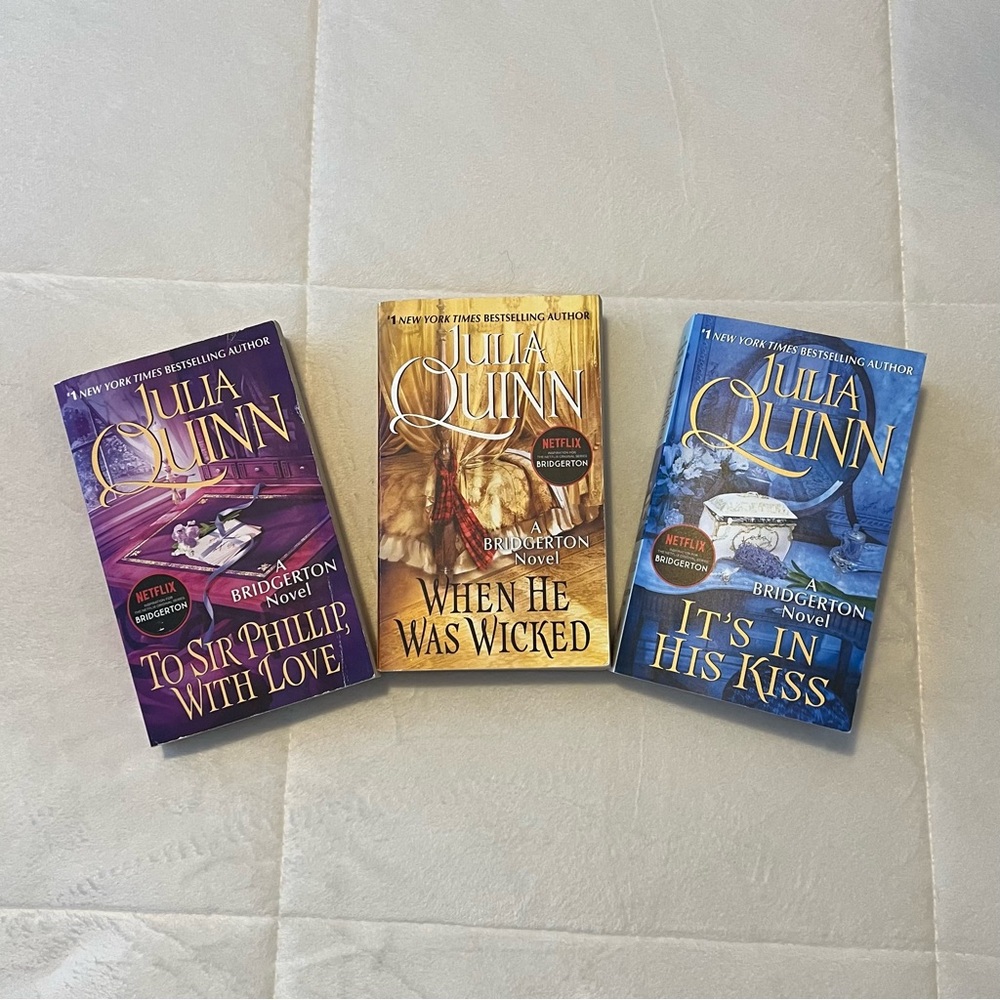 Bridgerton Novel Set by Julia Quinn